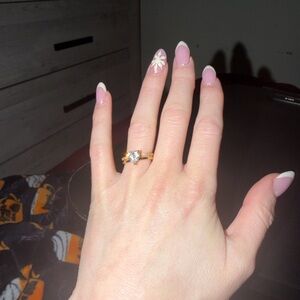 Elegant Gold and Silver Women's Ring pick up cash only